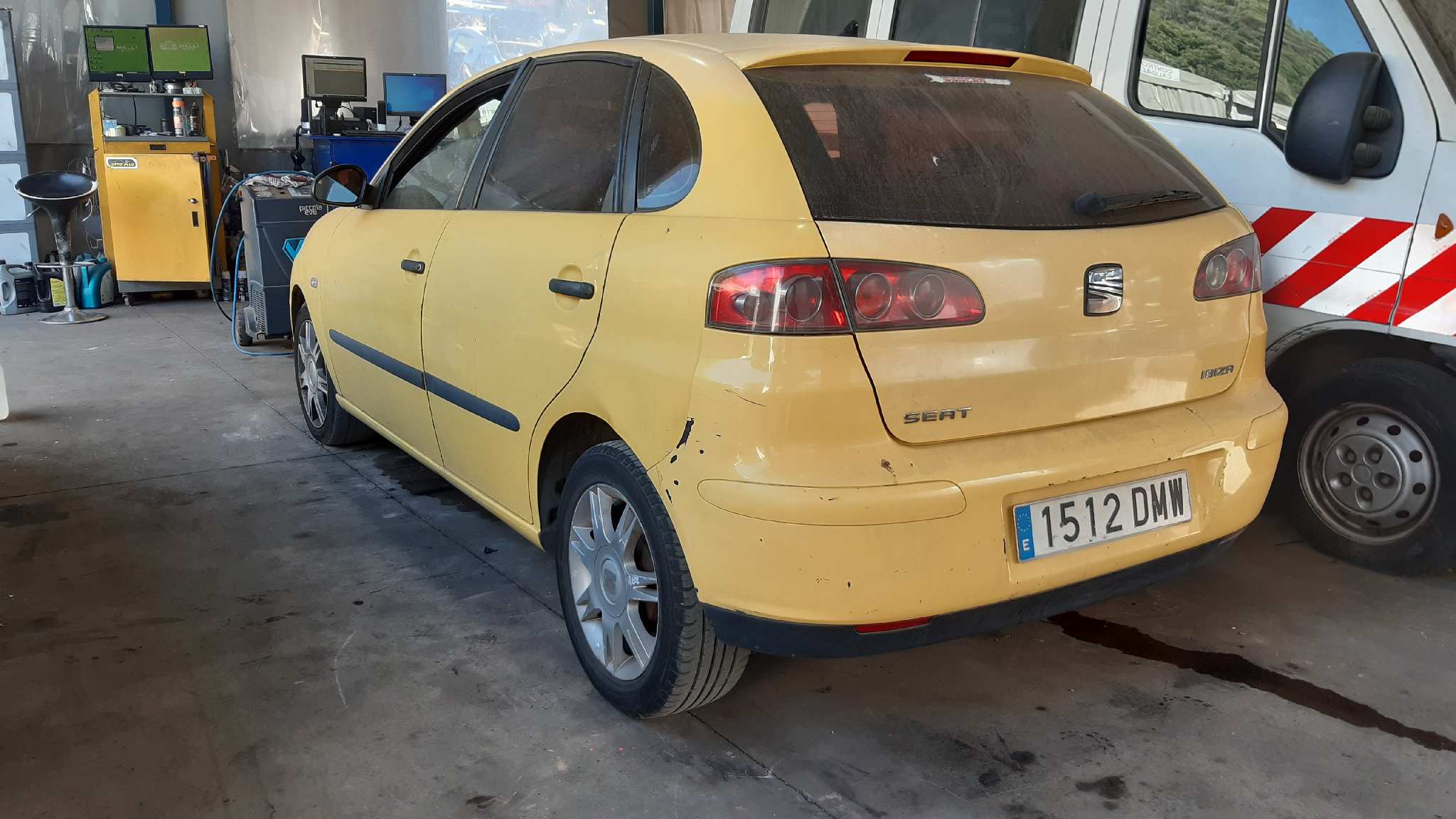 SEAT Cordoba 2 generation (1999-2009) Priekšējo kreiso durvju logu pacēlājs 6L4837751CM 18536376