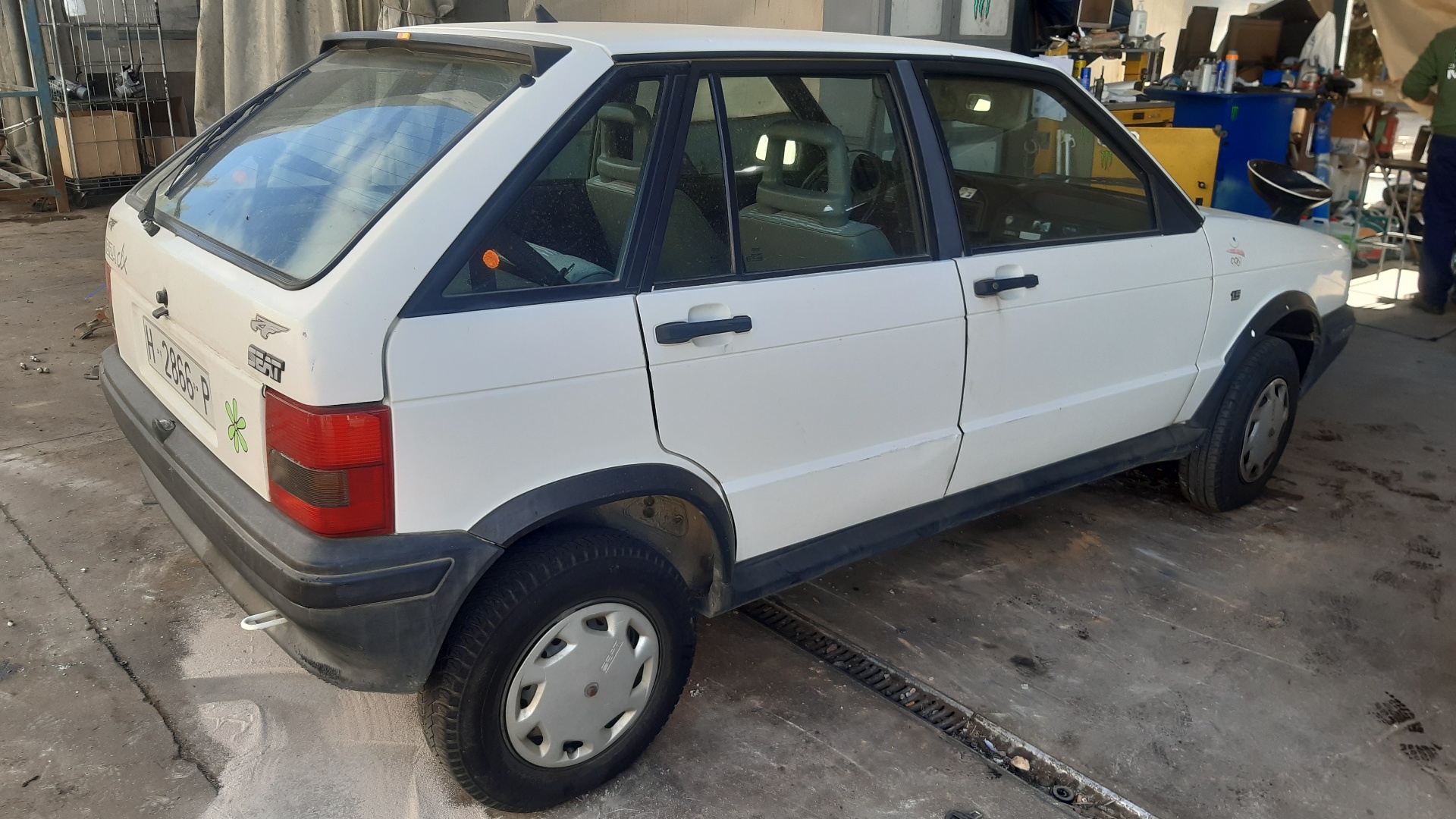 SEAT Ibiza 1 generation (1984-1993) Повторитель переднего правого крыла SE021932003B 23798652