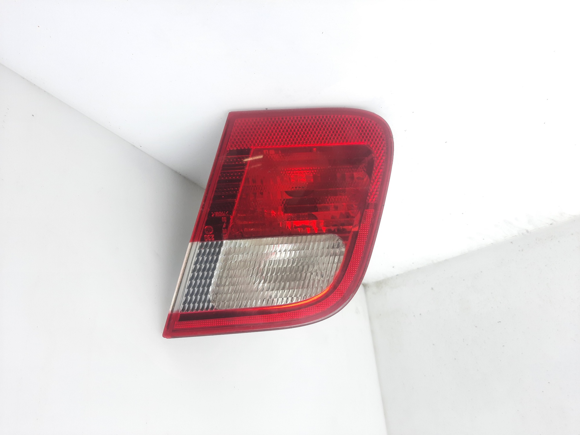 BMW 3 Series E46 (1997-2006) Rear Right Taillight Lamp 63218364924 24836591