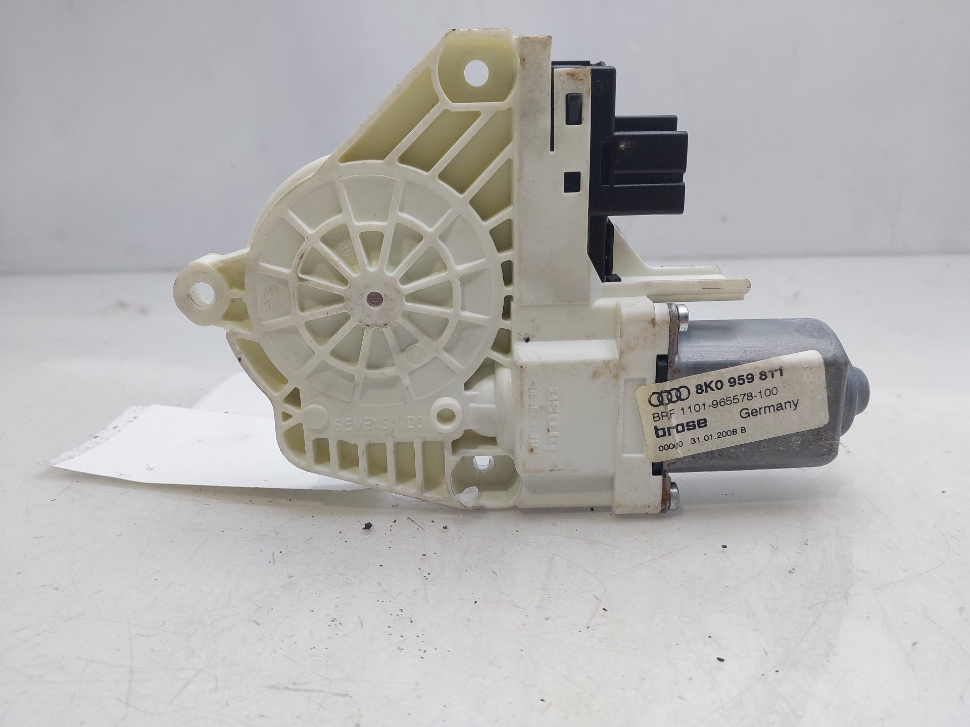 AUDI A4 B8/8K (2011-2016) Rear Left Door Window Control Motor 8K0959811 24153184