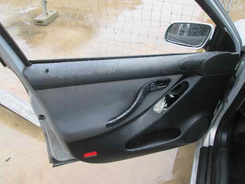 SEAT Toledo 2 generation (1999-2006) Маторчик стеклоподъемника задней правой двери 1J4959812C 20164927