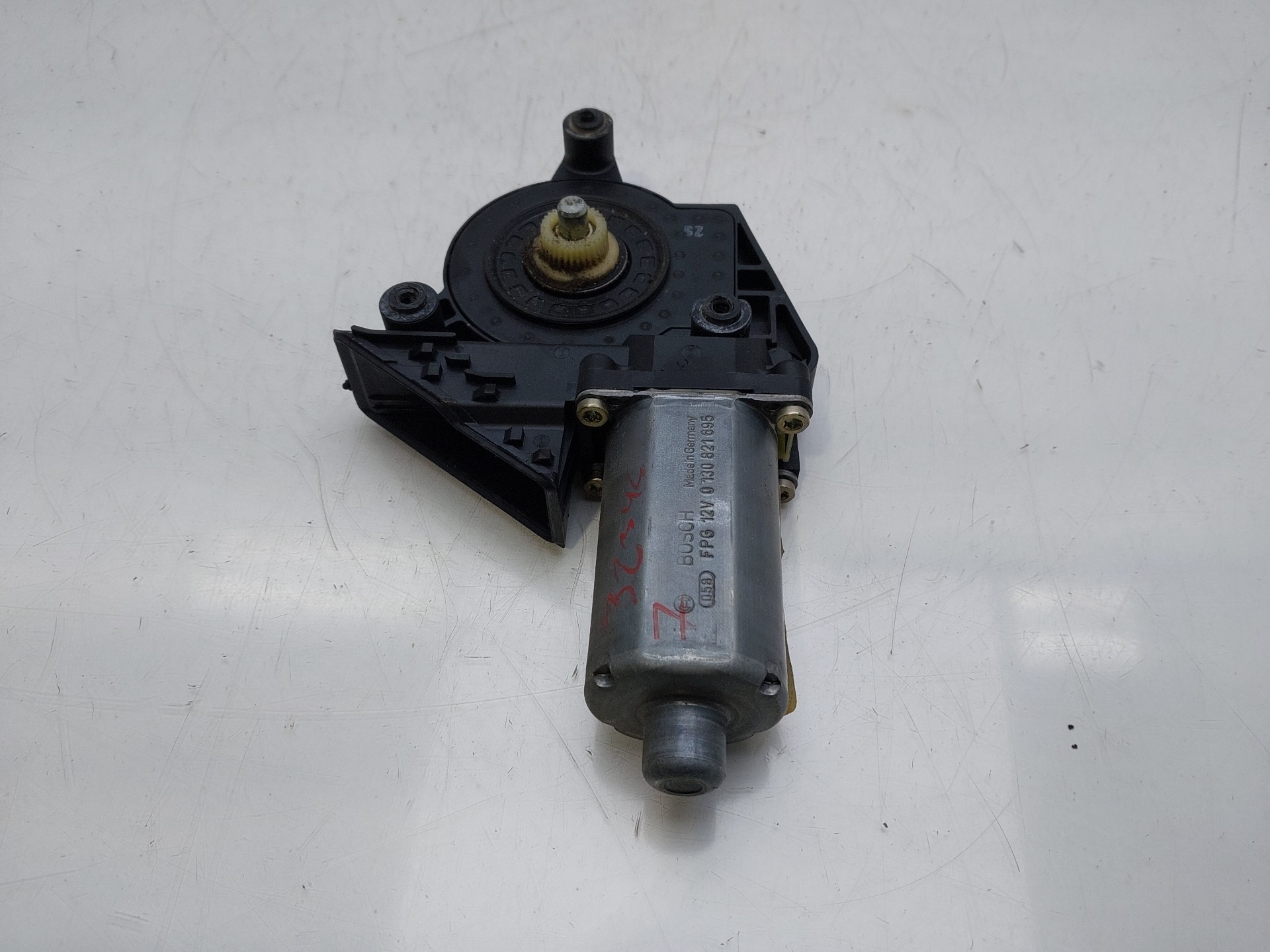 VOLKSWAGEN Passat B5 (1996-2005) Motor regulator geam ușă stânga față 1C1959801 25399313