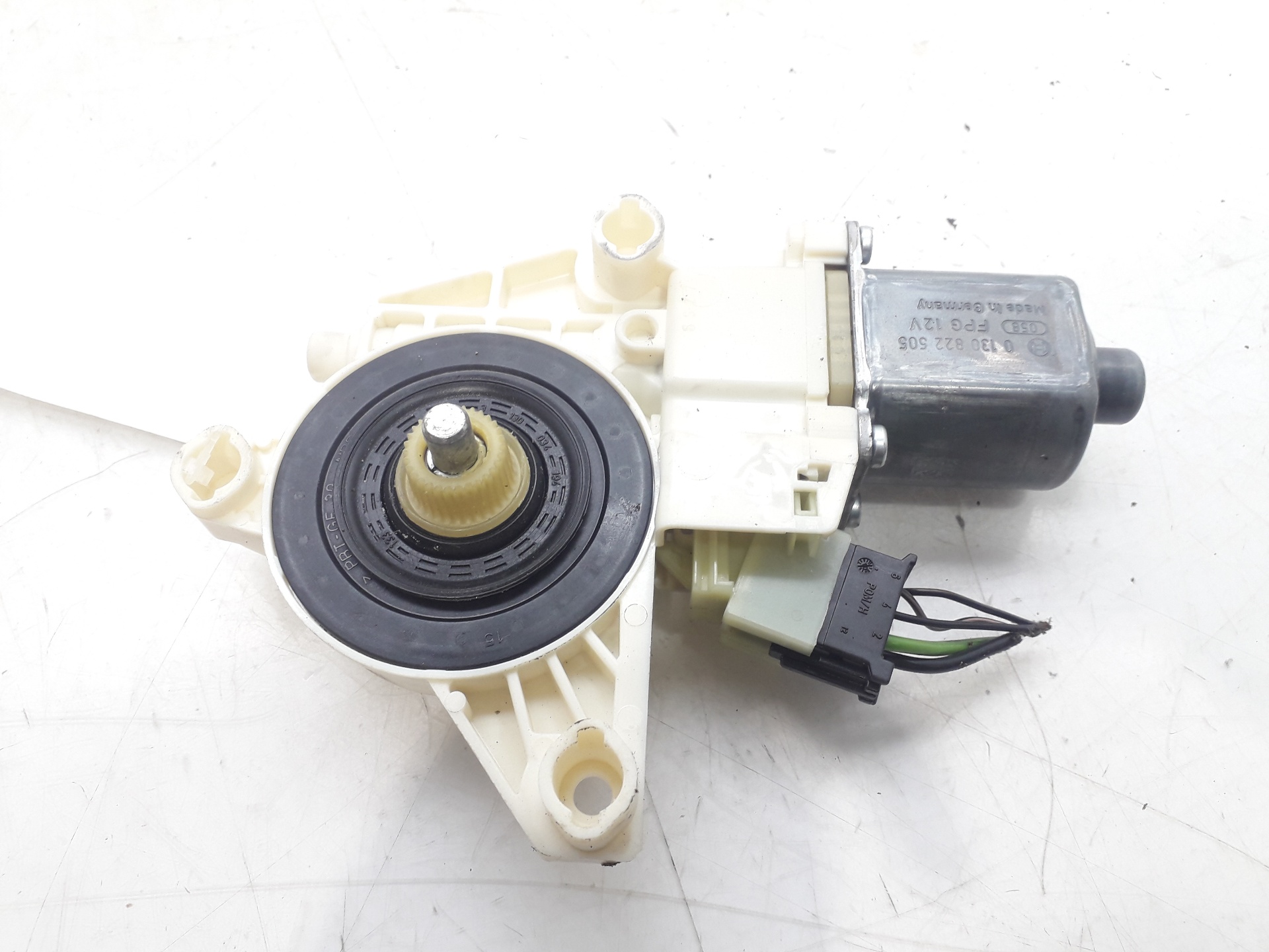 MERCEDES-BENZ C-Class W204/S204/C204 (2004-2015) Rear Left Door Window Control Motor A2048200542 18790355