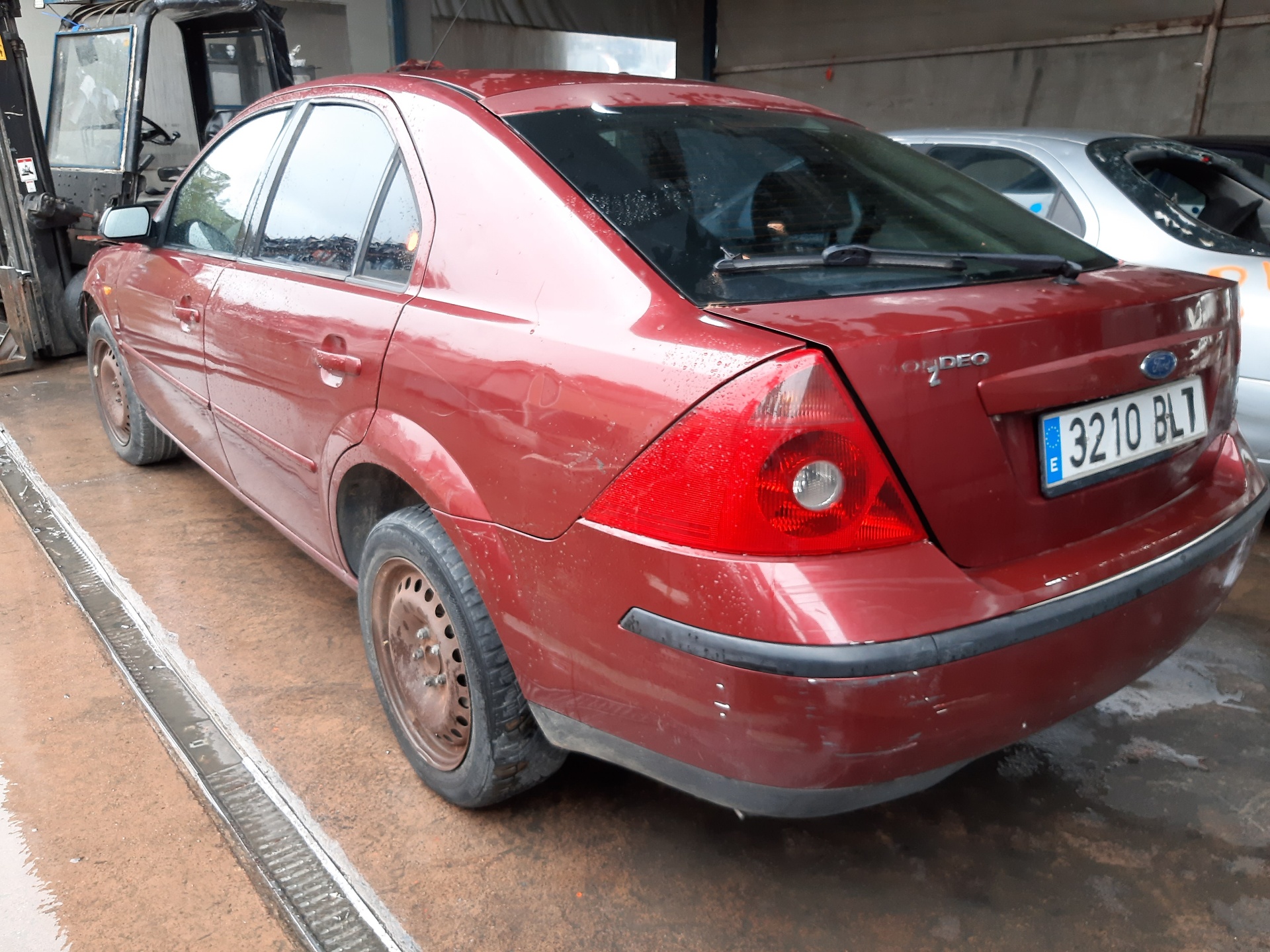 FORD Mondeo 3 generation (2000-2007) Противотуманка бампера передняя правая 1S7115K201AC 22472279