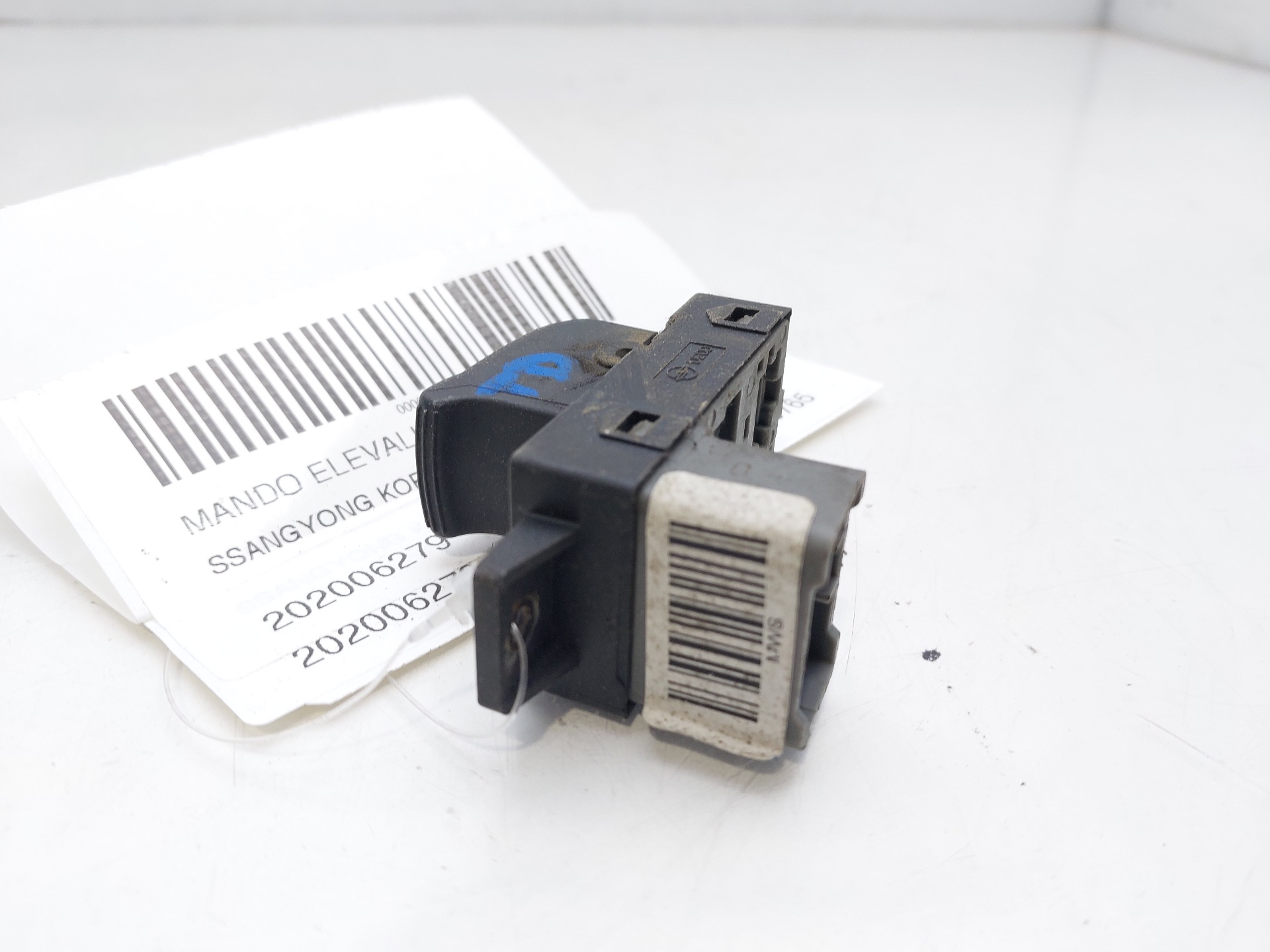 SSANGYONG Korando 3 generation (2010-2020) Rear Right Door Window Control Switch 202006279 24122105