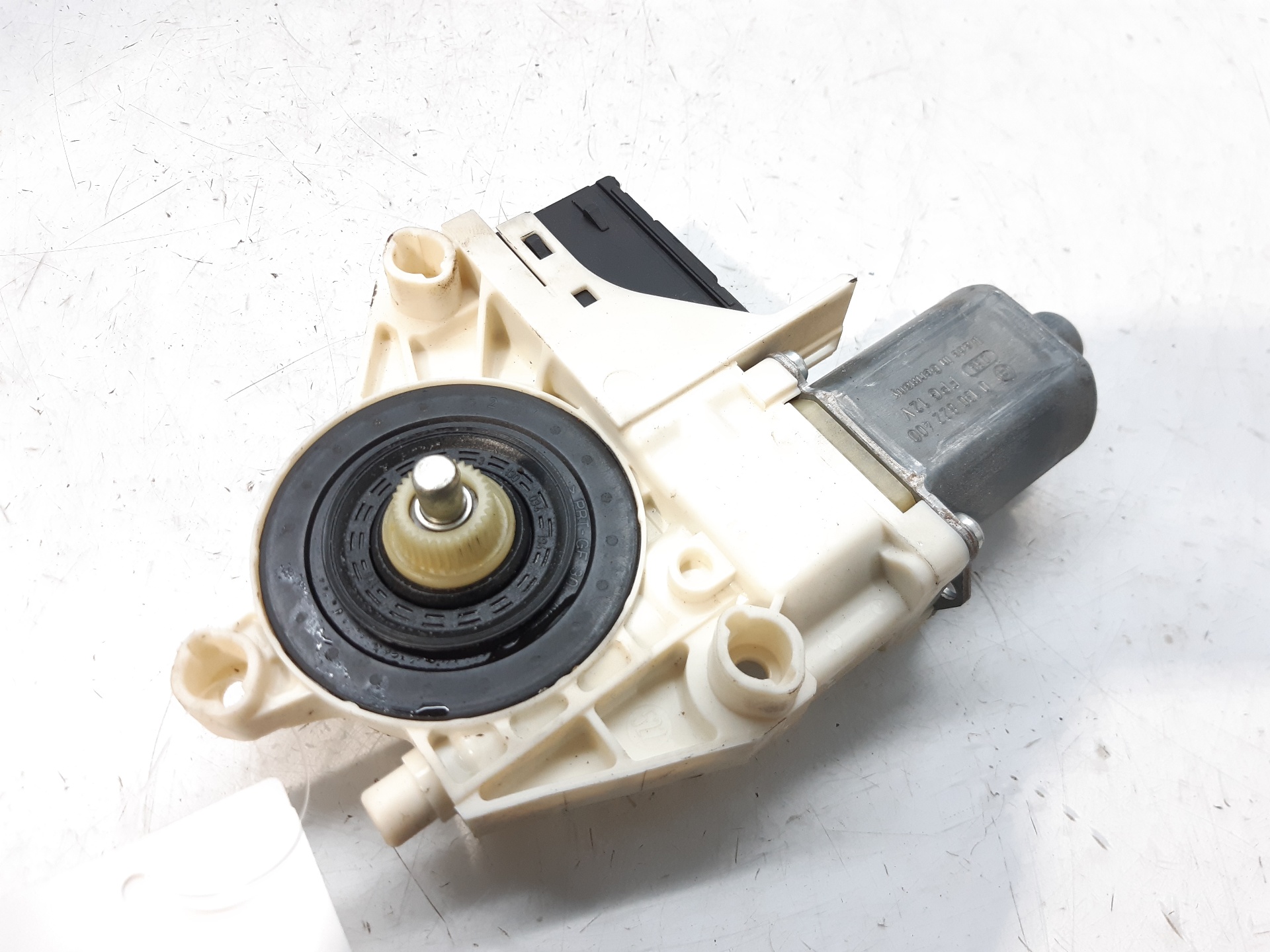 RENAULT Laguna 3 generation (2007-2015) Moteur de commande de vitre de porte arrière gauche 827310001R 18775888