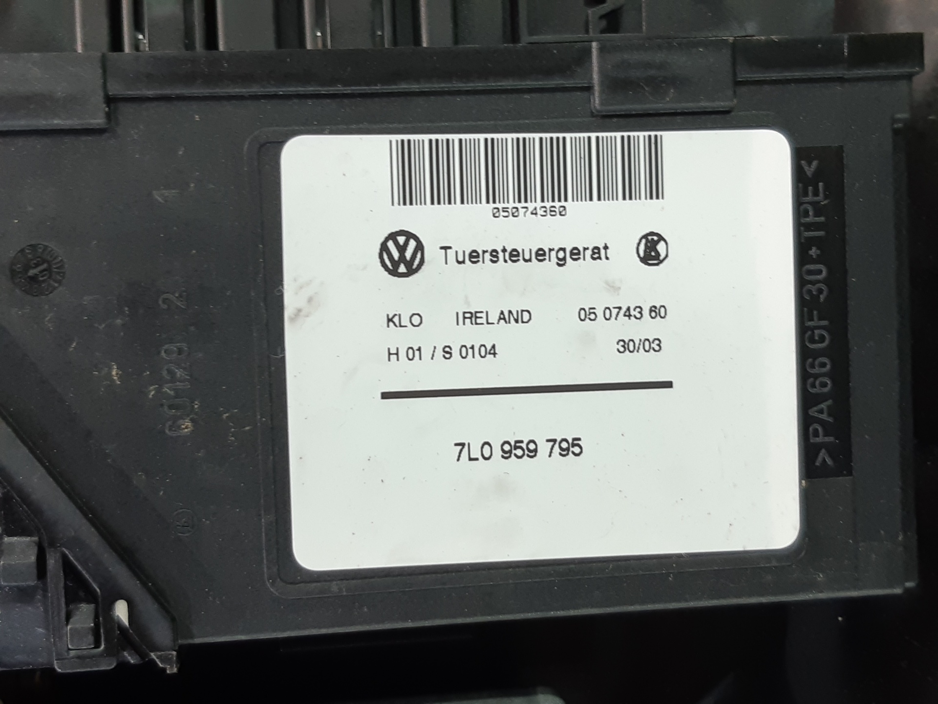 VOLKSWAGEN Touareg 1 generation (2002-2010) Galinių kairių durų stiklo pakelėjas 7L6839729 22445817