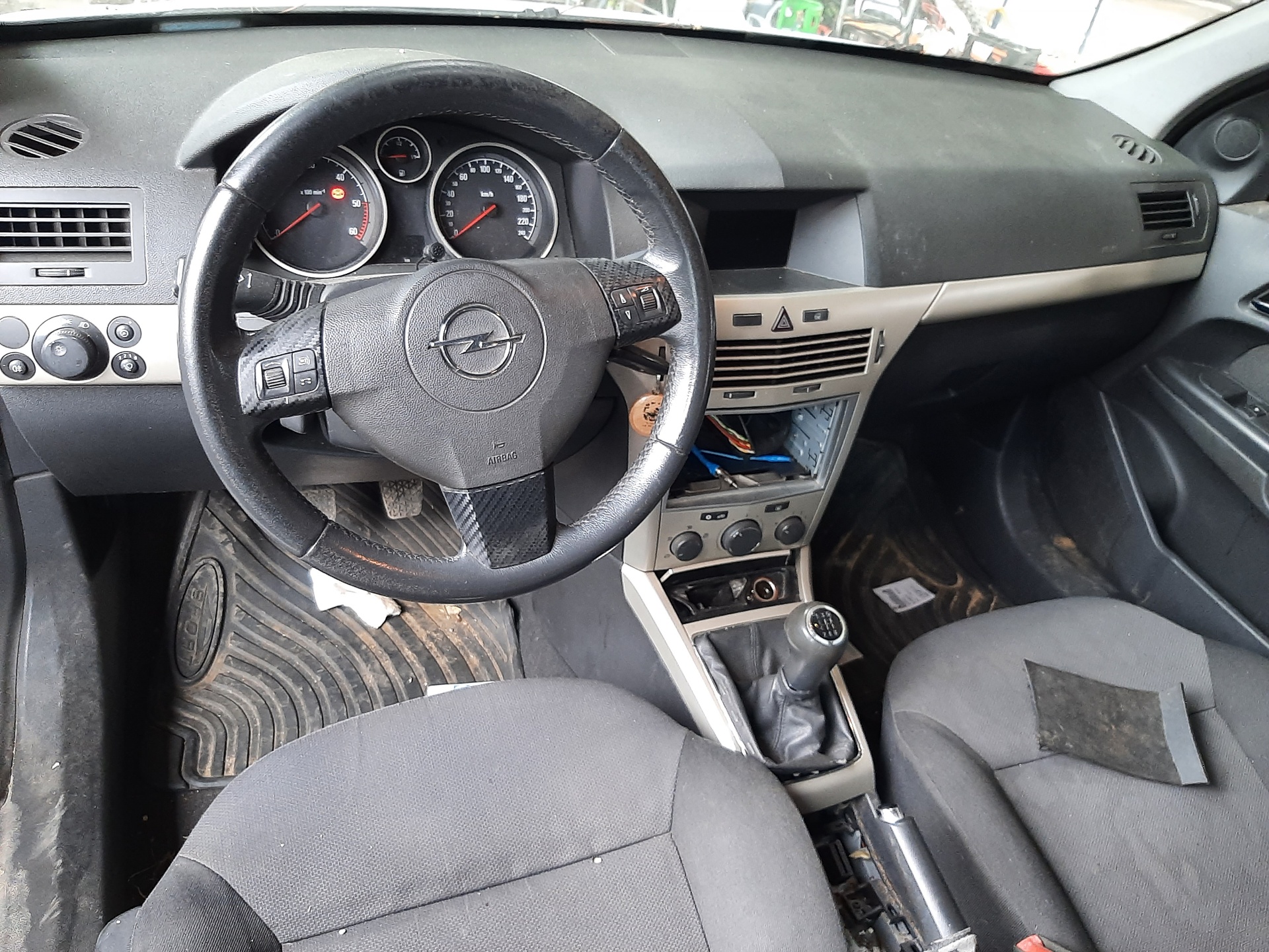 OPEL Astra J (2009-2020) Priekšējo kreiso durvju logu pacēlājs 13100417 25109266