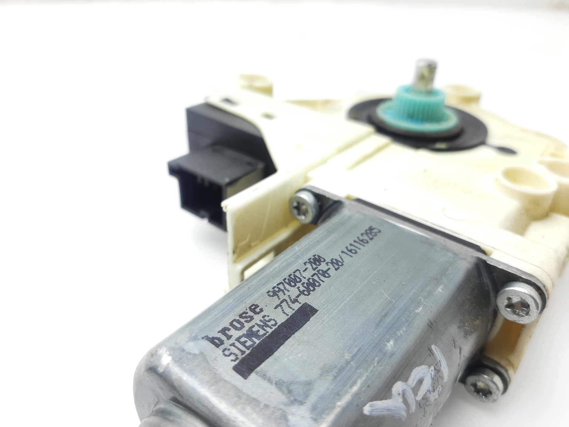 DODGE Avensis 3 generation (2009-2020) Rear Left Door Window Control Motor 4F0959801C 25427620