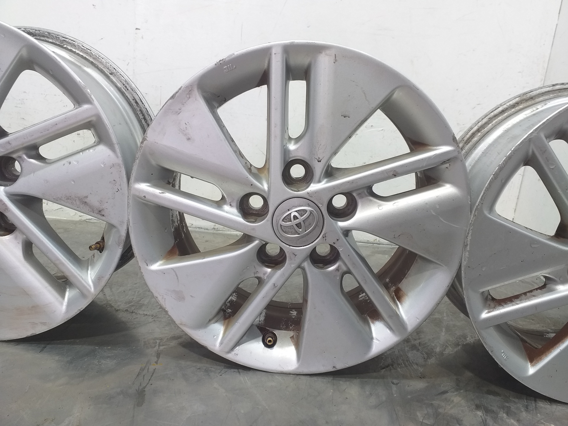 TOYOTA Auris 2 generation (2012-2015) Set jante R15 24851574