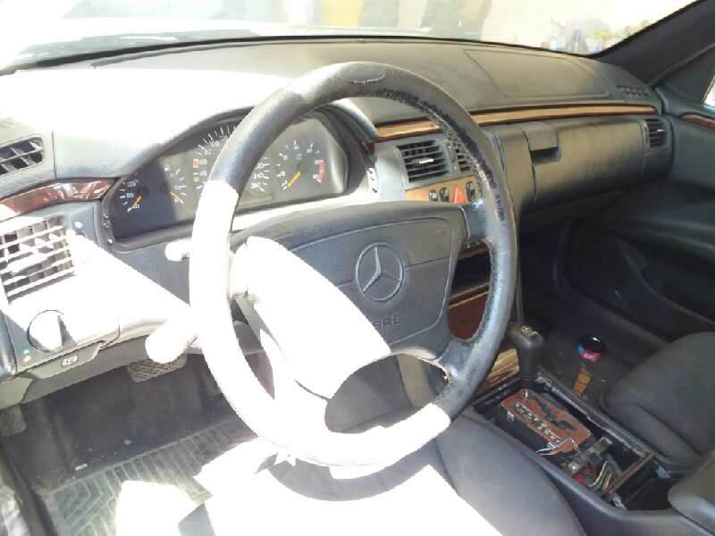 MERCEDES-BENZ E-Class W210 (1995-2002) Främre höger dörrfönsterhiss 2107201246 20180888