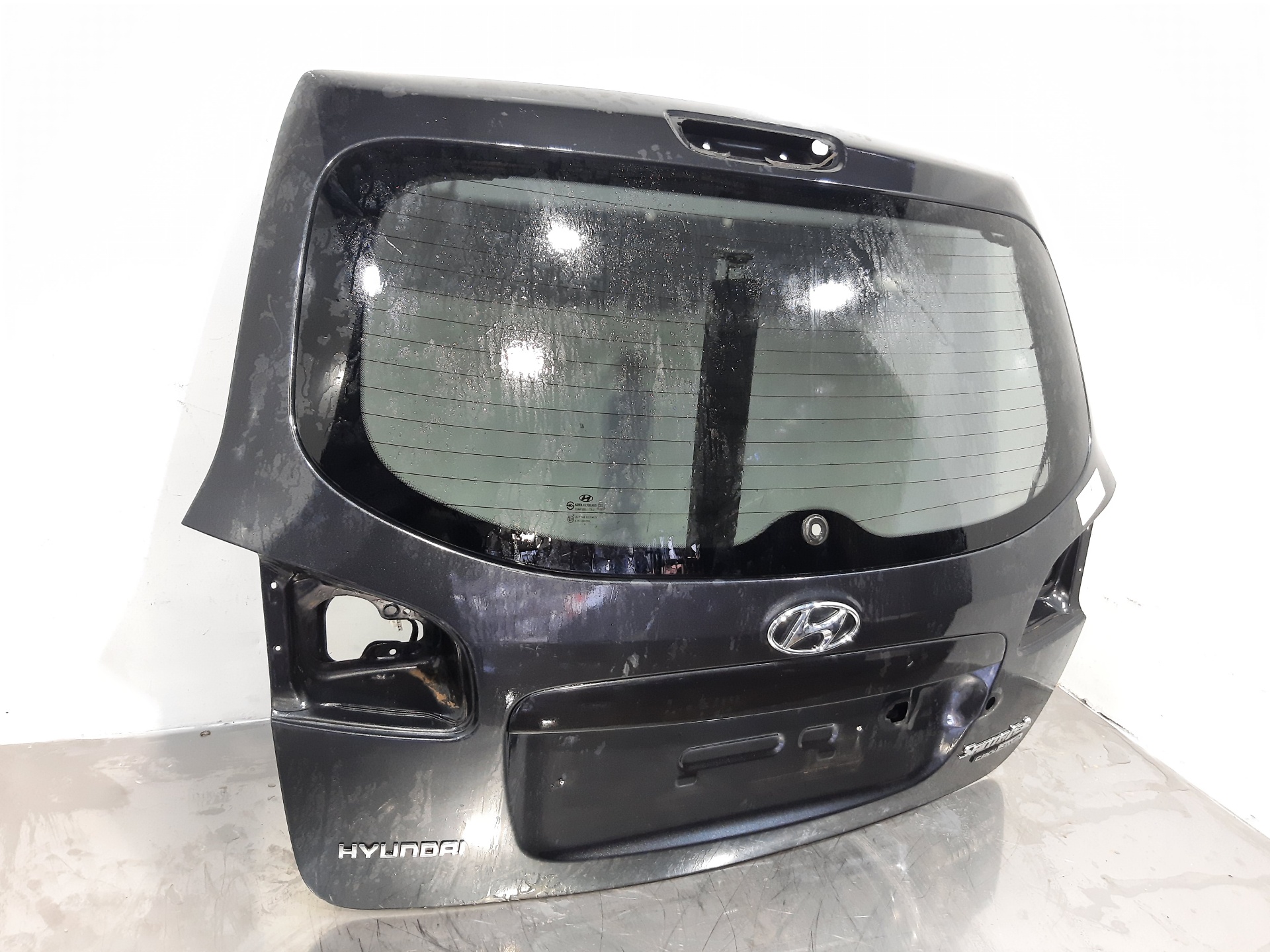 HYUNDAI Santa Fe CM (2006-2013) Крышка багажника 737002B030 24149003