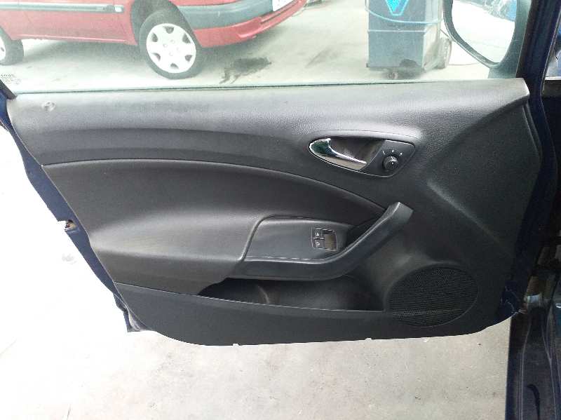 SEAT Cordoba 2 generation (1999-2009) Galinių dešinių durų stiklo pakelėjas 6J4839462B 18417246