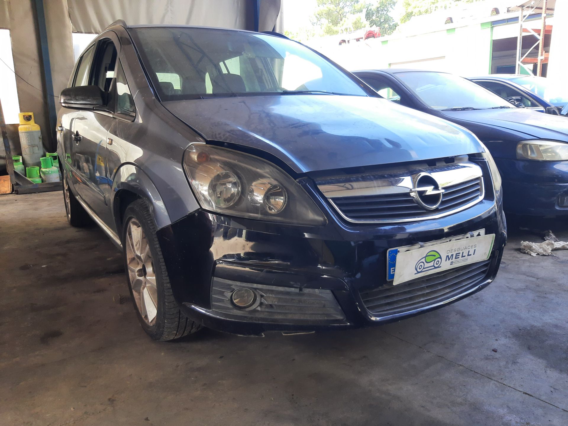 OPEL Zafira B (2005-2010) Решетка радиатора 13136136 25448536