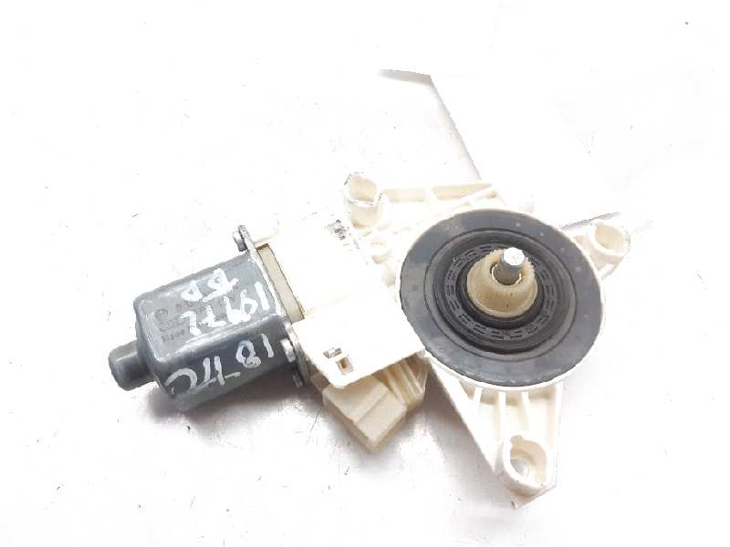 MERCEDES-BENZ C-Class W204/S204/C204 (2004-2015) Rear Right Door Window Control Motor 2048200642 18481113