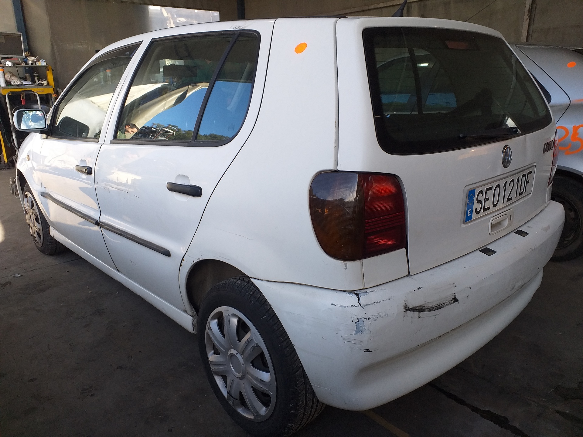 VOLKSWAGEN Polo 3 generation (1994-2002) Priekinių kairių durų išorinė rankenėlė 6N0837207C 22020402