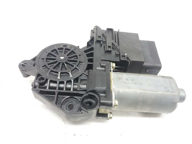 VOLKSWAGEN Bora 1 generation (1998-2005) Rear Left Door Window Control Motor 0130821767 20187812