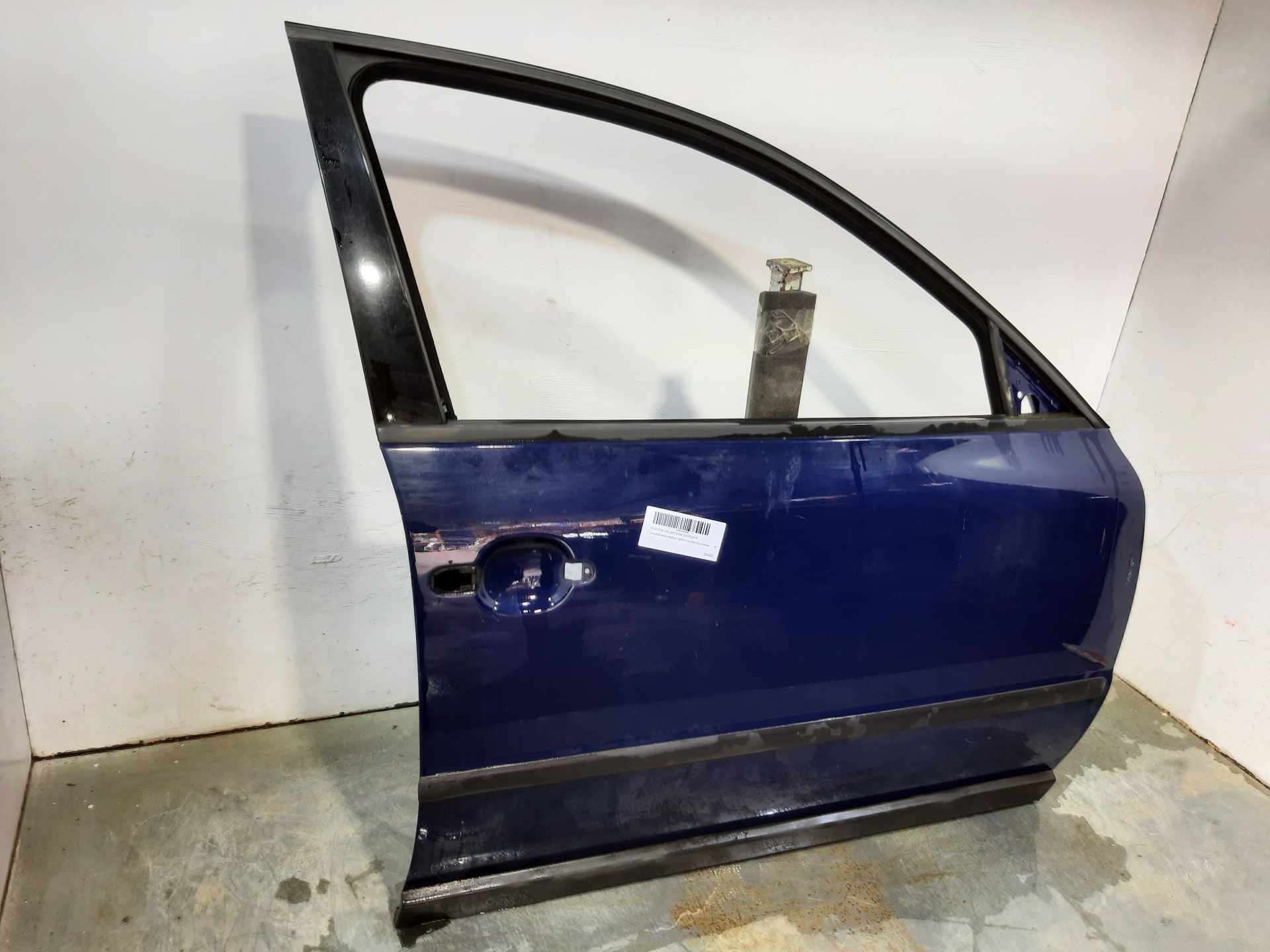 VOLKSWAGEN Passat B5 (1996-2005) Front Right Door 3B4831052BE 23012507