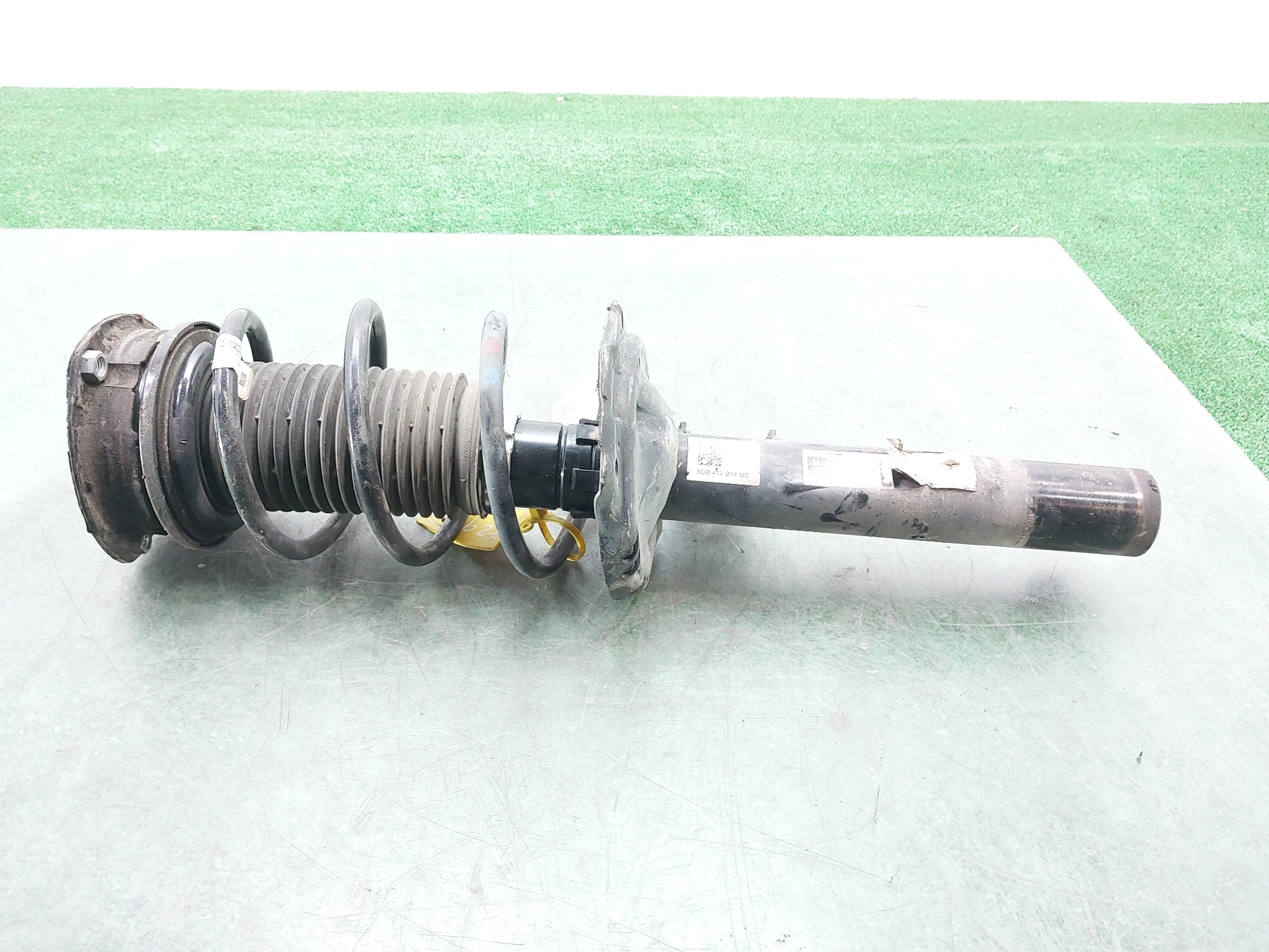 VOLKSWAGEN Golf 7 generation (2012-2024) Front Left Shock Absorber 5Q0413023FH 22657340