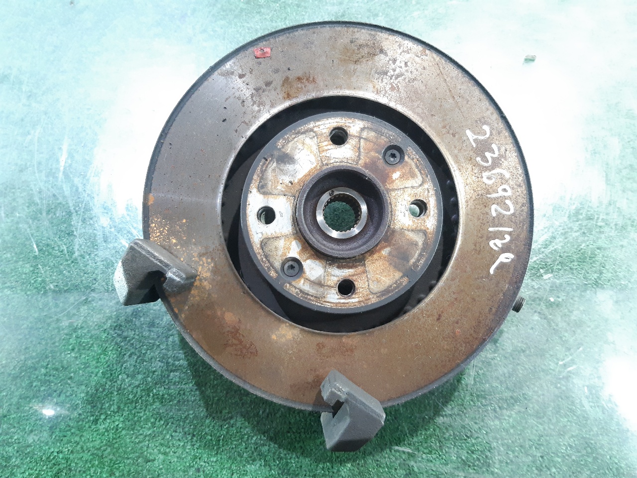 CITROËN C4 Picasso 1 generation (2006-2013) Front Left Wheel Hub 364696 24109887