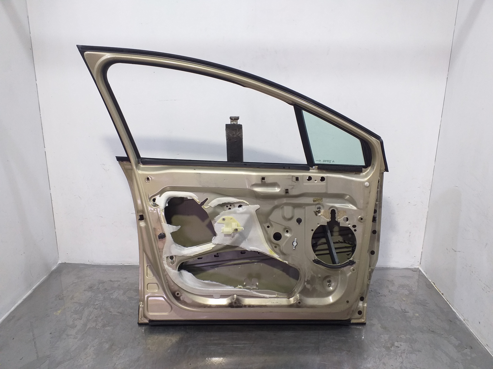 CITROËN C4 1 generation (2004-2011) Priekšējās kreisās durvis 9002W0 23804579