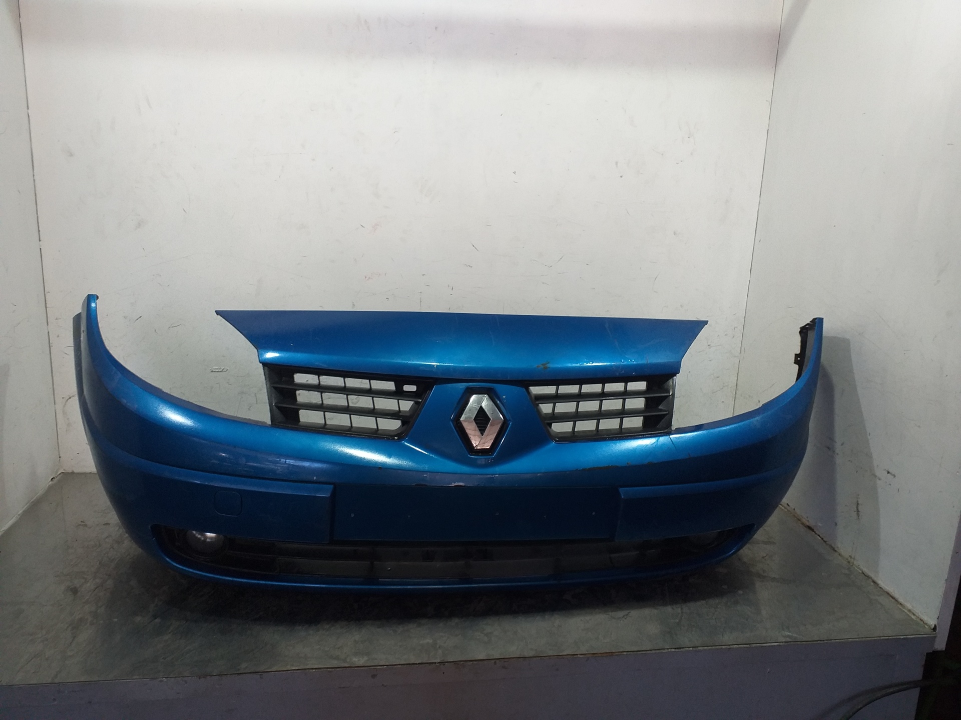 RENAULT Megane 2 generation (2002-2012) Бампер передний 620226236R 25715133