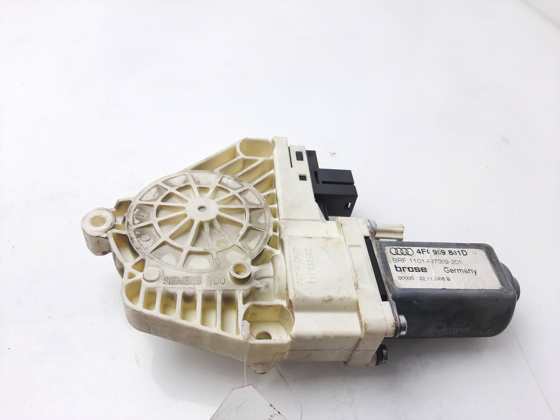 TOYOTA Avensis 3 generation (2009-2020) Motor regulátora okna ľavých predných dverí 4F0959801D 25427599