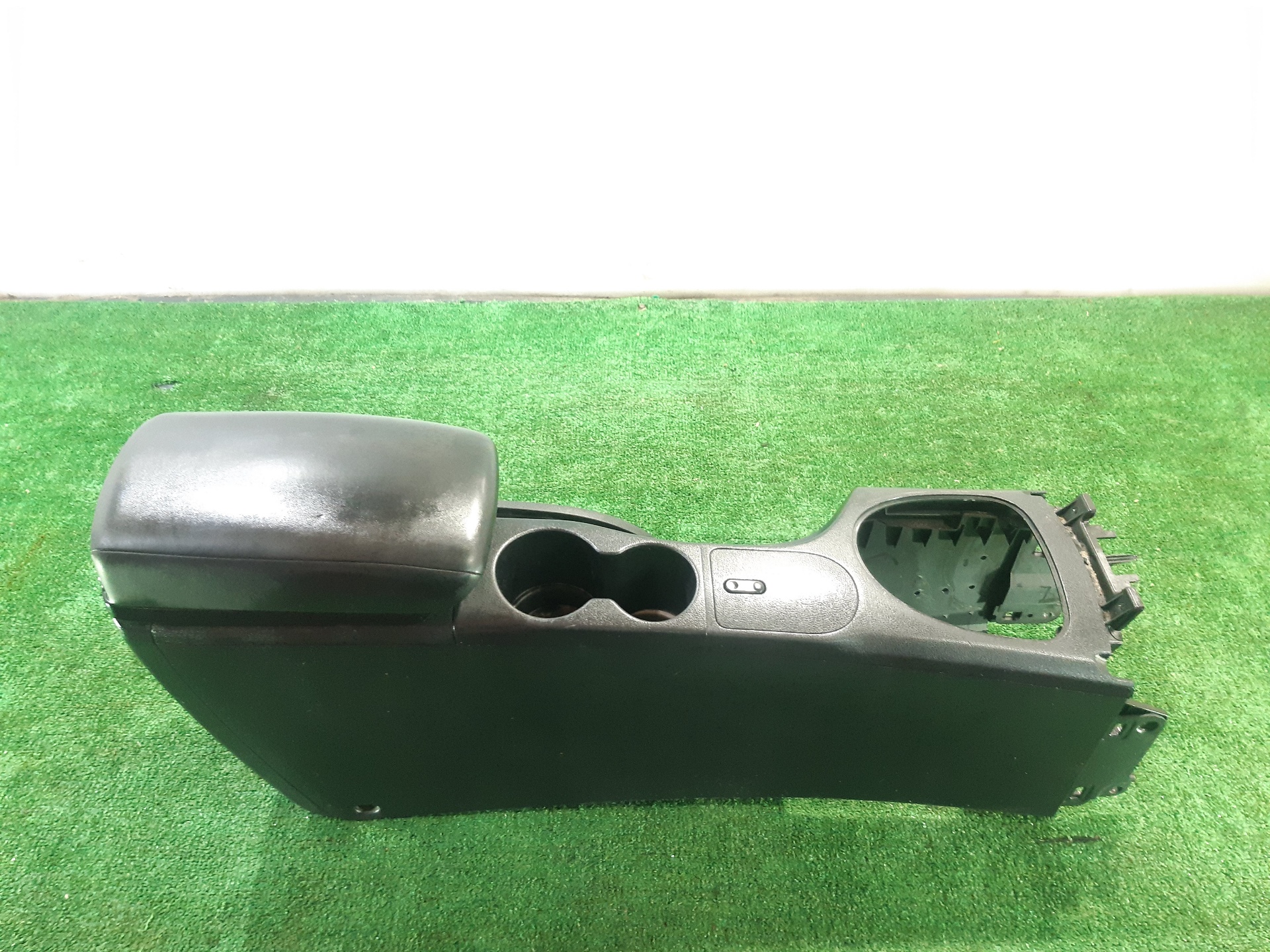 NISSAN Qashqai 1 generation (2007-2014) Armrest P13149A77000 18800814