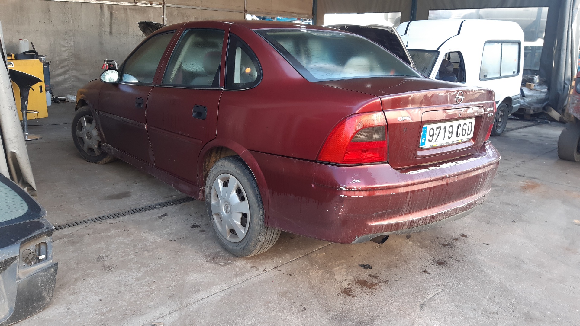 OPEL Vectra B (1995-1999) Главина на предно ляво колело 90468577 18665332