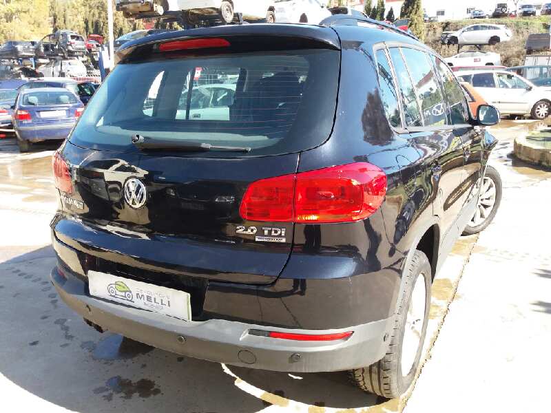 VOLKSWAGEN Tiguan 1 generation (2007-2017) Galinių dešinių durų stiklo pakelėjas 5N0839730R 22067901