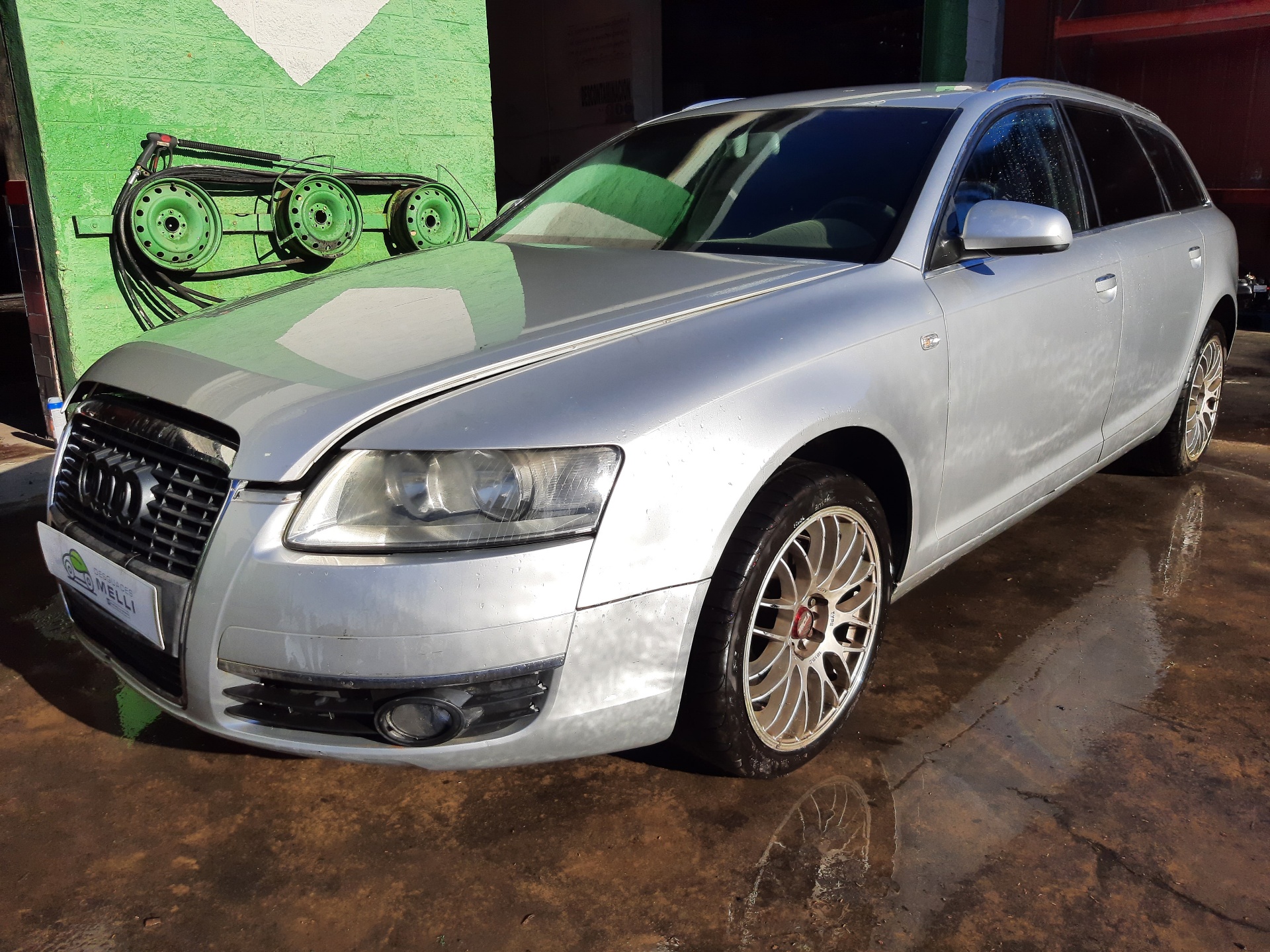 DODGE A6 C6/4F (2004-2011) Маторчик стеклоподъемника передней правой двери 4F0959802D 23018340