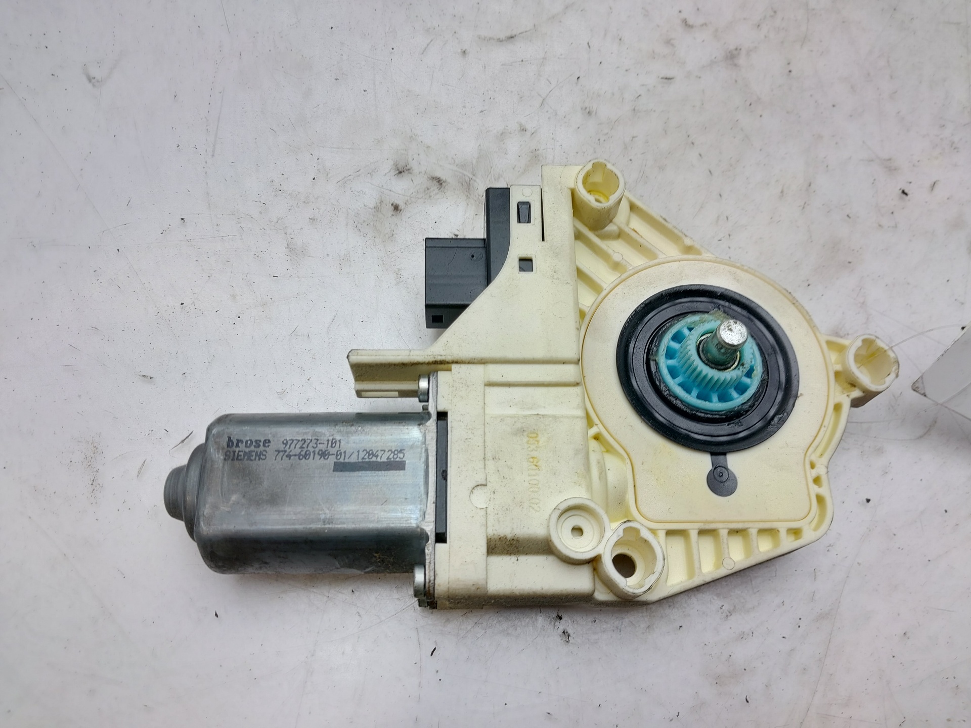 AUDI Q7 4L (2005-2015) Rear Left Door Window Control Motor 4L0959801B 20789038