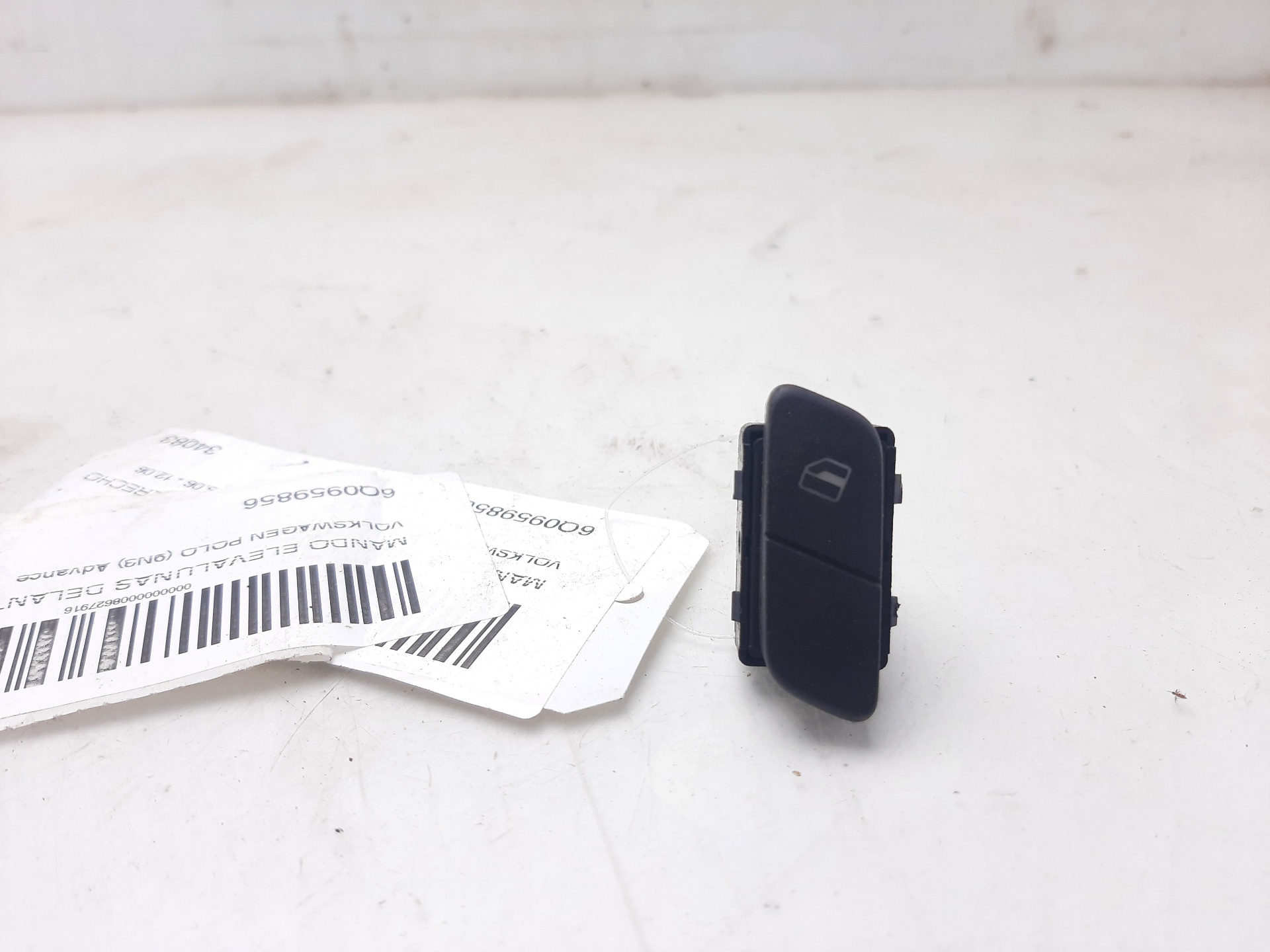 VOLKSWAGEN Polo 4 generation (2001-2009) Кнопка стеклоподъемника передней правой двери 6Q0959856 23856827