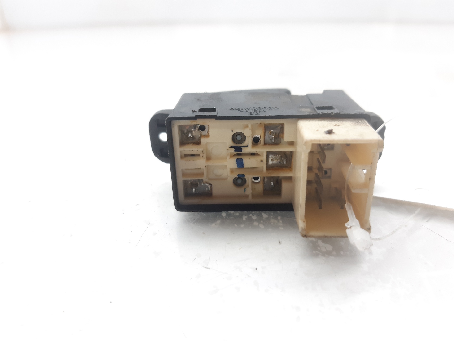 KIA Cerato 1 generation (2004-2009) Front Right Door Window Switch 935782D000 24128359