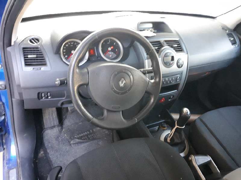 RENAULT Megane 2 generation (2002-2012) Partie supérieure du cadre du panneau de claquement 8200137494 18370278