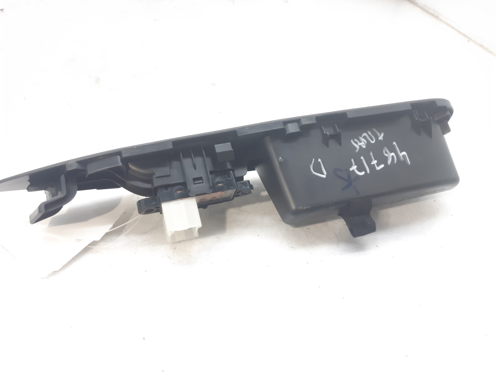 NISSAN Qashqai 2 generation (2013-2023) Rear Right Door Window Control Switch 829604EA0AX 18801226