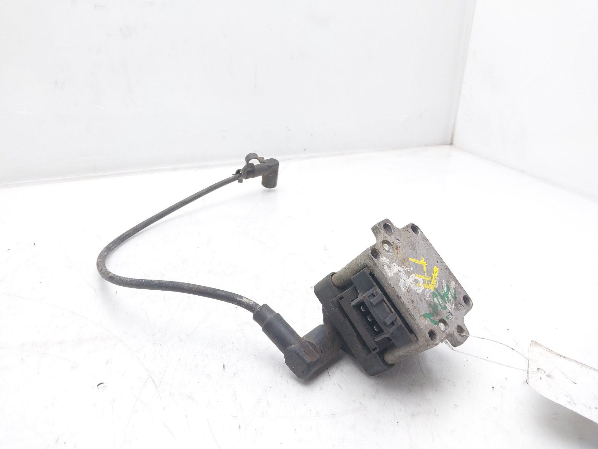 SEAT Ibiza 2 generation (1993-2002) High Voltage Ignition Coil 3705010CJA 24760638