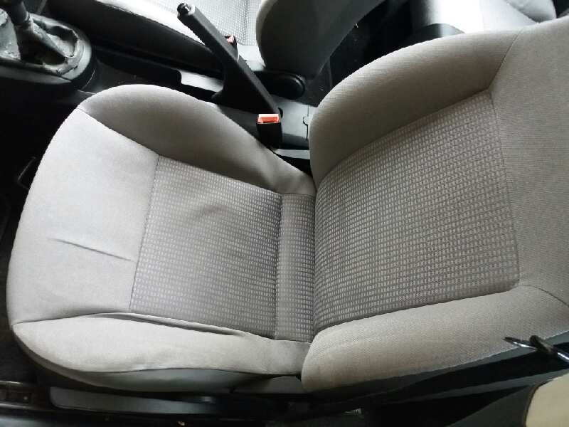 SEAT Cordoba 2 generation (1999-2009) Priekinių dešinių durų stiklo pakelėjas 6L4837752DJ 20185063