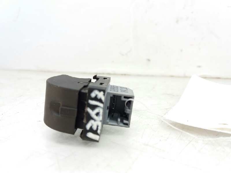 AUDI A4 B6/8E (2000-2005) Rear Right Door Window Control Switch 8E0959855 20192868