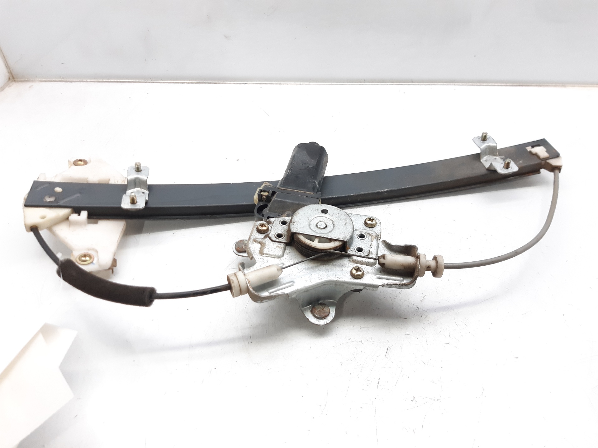 HYUNDAI Accent LC (1999-2013) Front Right Door Window Regulator 8240225000 18685134