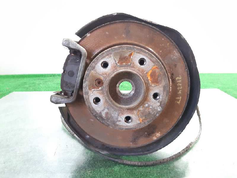 BMW 1 Series E81/E82/E87/E88 (2004-2013) Rear Left Wheel Hub 33326774809 24108879