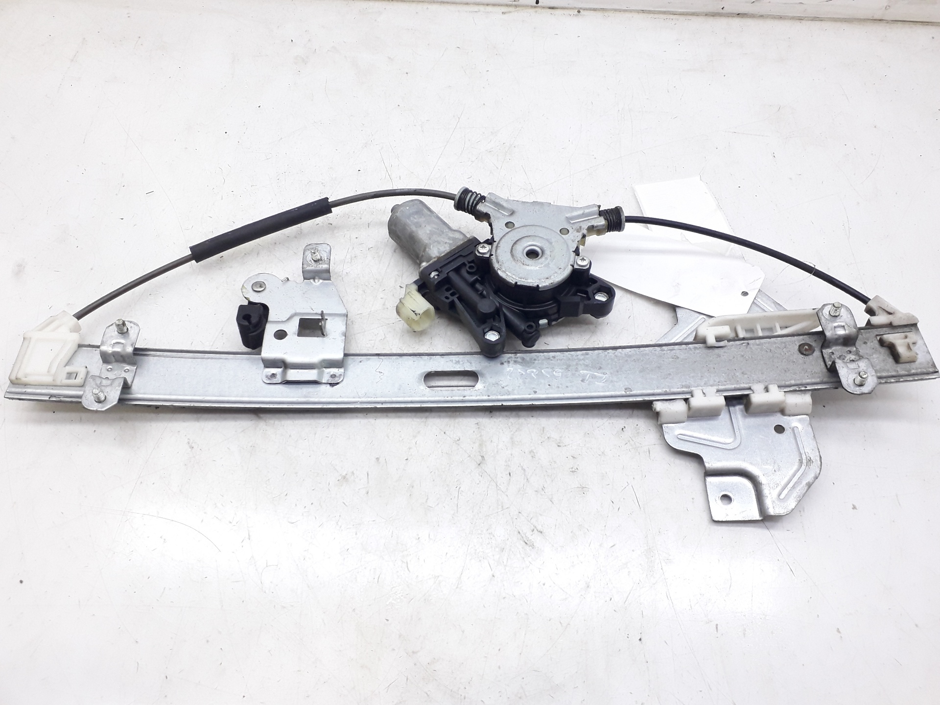 KIA Carnival 2 generation (2006-2010) Rear left door window lifter 824504D020 18737649