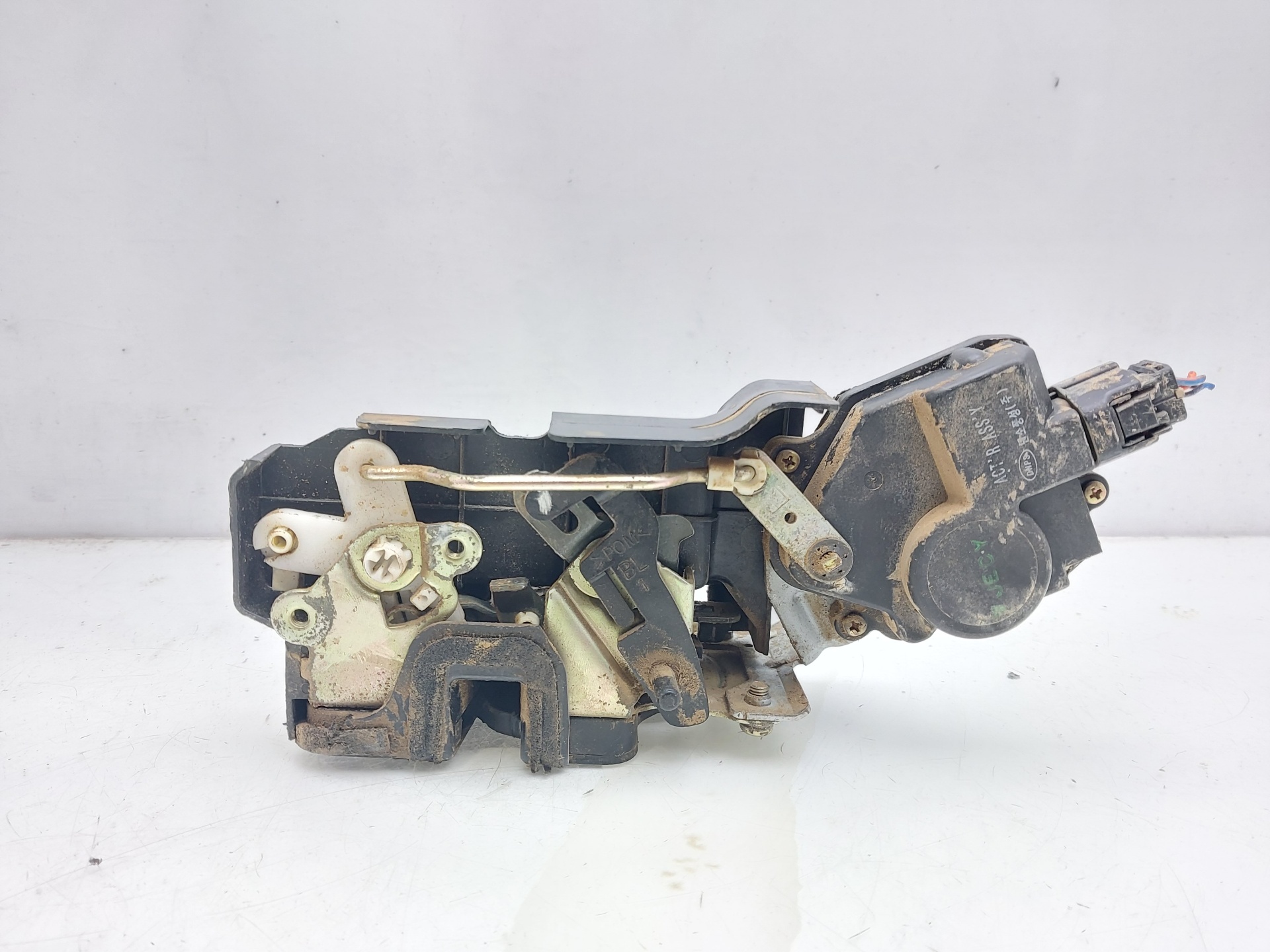 MERCEDES-BENZ Santa Fe SM (2000-2013) Rear Left Door Lock 8141026000 22622720