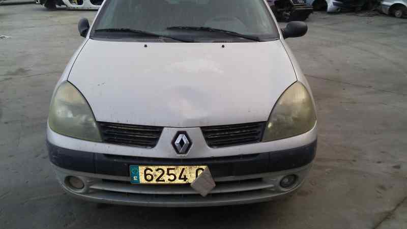 RENAULT Clio 2 generation (1998-2013) Левая противотуманка переднего бампера 8200002469 22069682