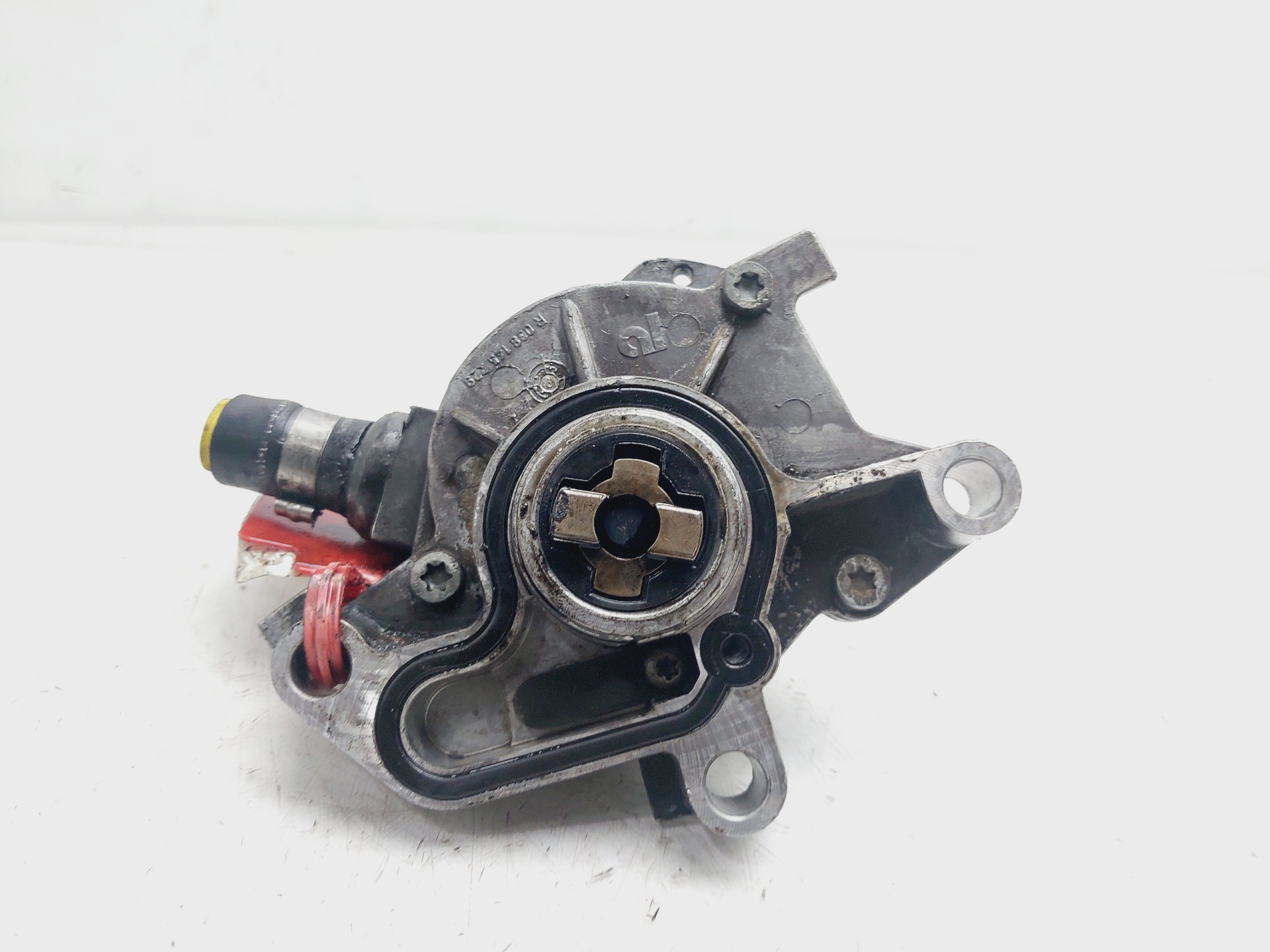 NISSAN Vacuum Pump 038145101B 27297498