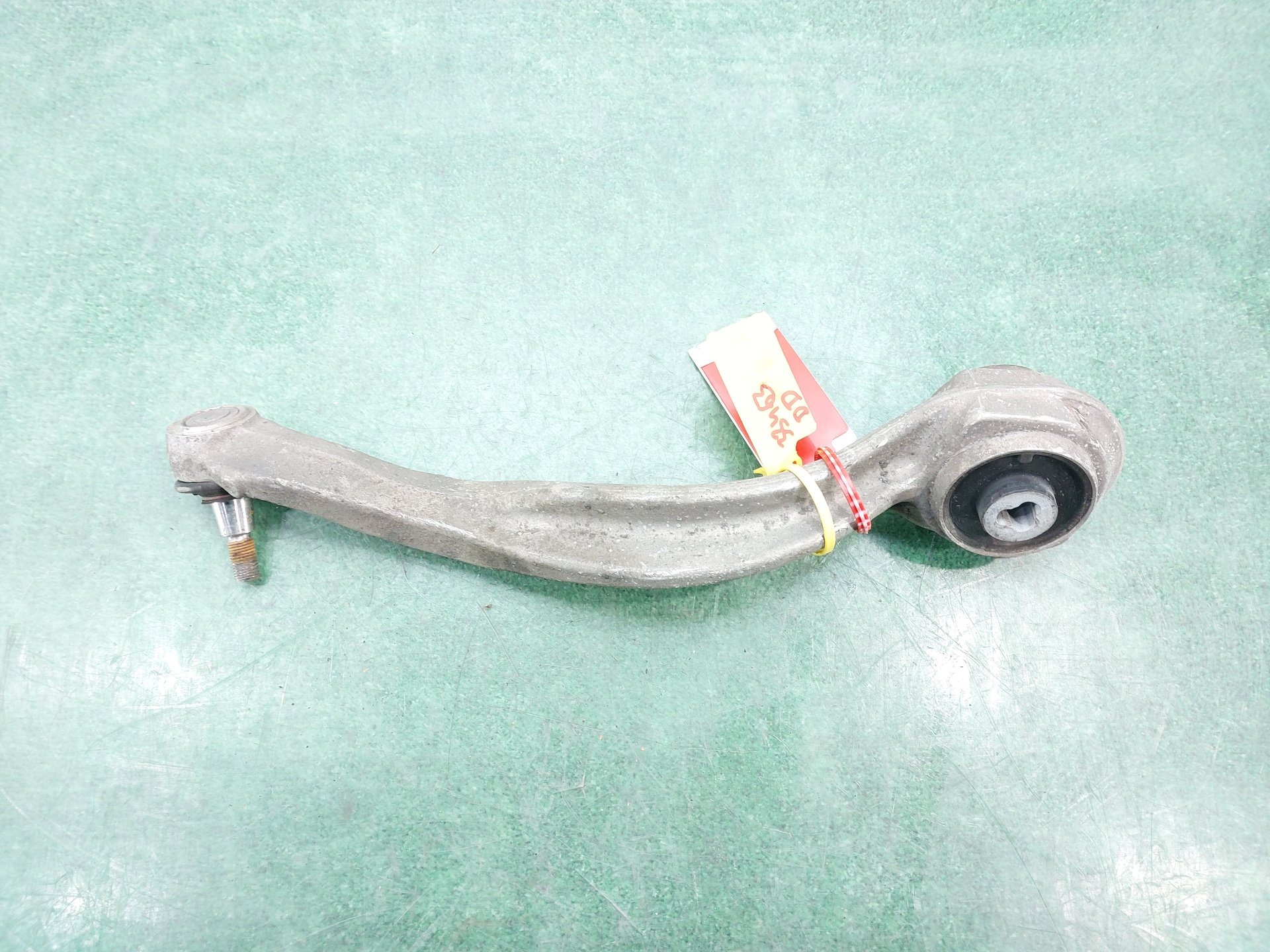 MERCEDES-BENZ E-Class W212/S212/C207/A207 (2009-2016) Braț de control inferior dreapta față 2123302811 23022384