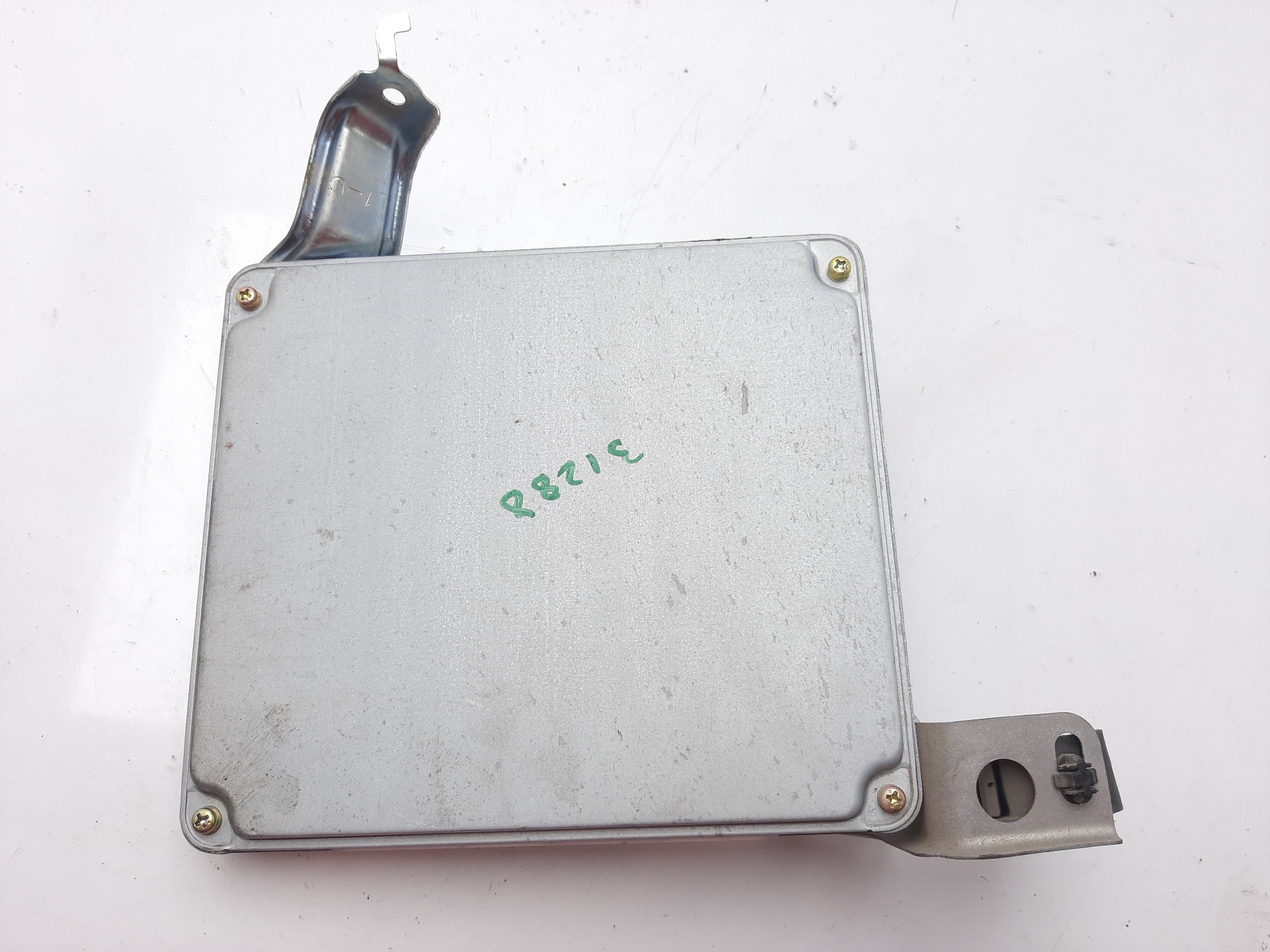 TOYOTA Corolla Verso 1 generation (2001-2009) Engine Control Unit ECU 896610F010 22327231