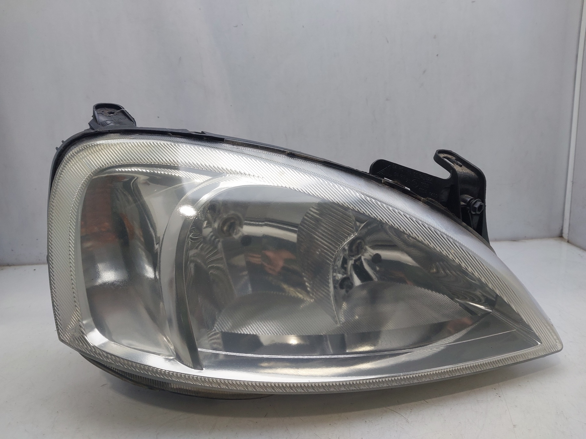 OPEL Corsa C (2000-2006) Front Right Headlight 13115005 24760417