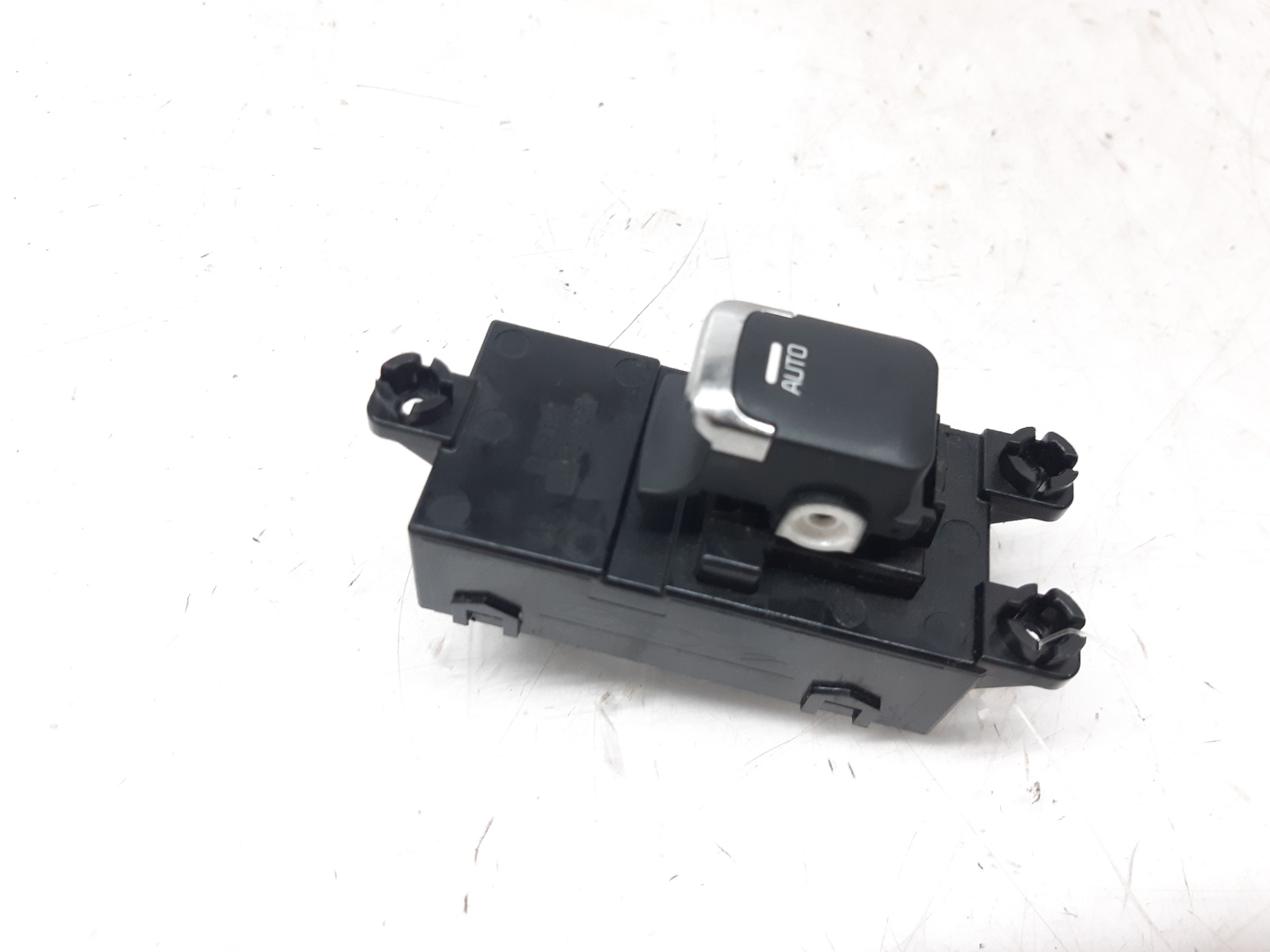 KIA Cee'd 2 generation (2012-2018) Rear Right Door Window Control Switch 4C25101000 18698829