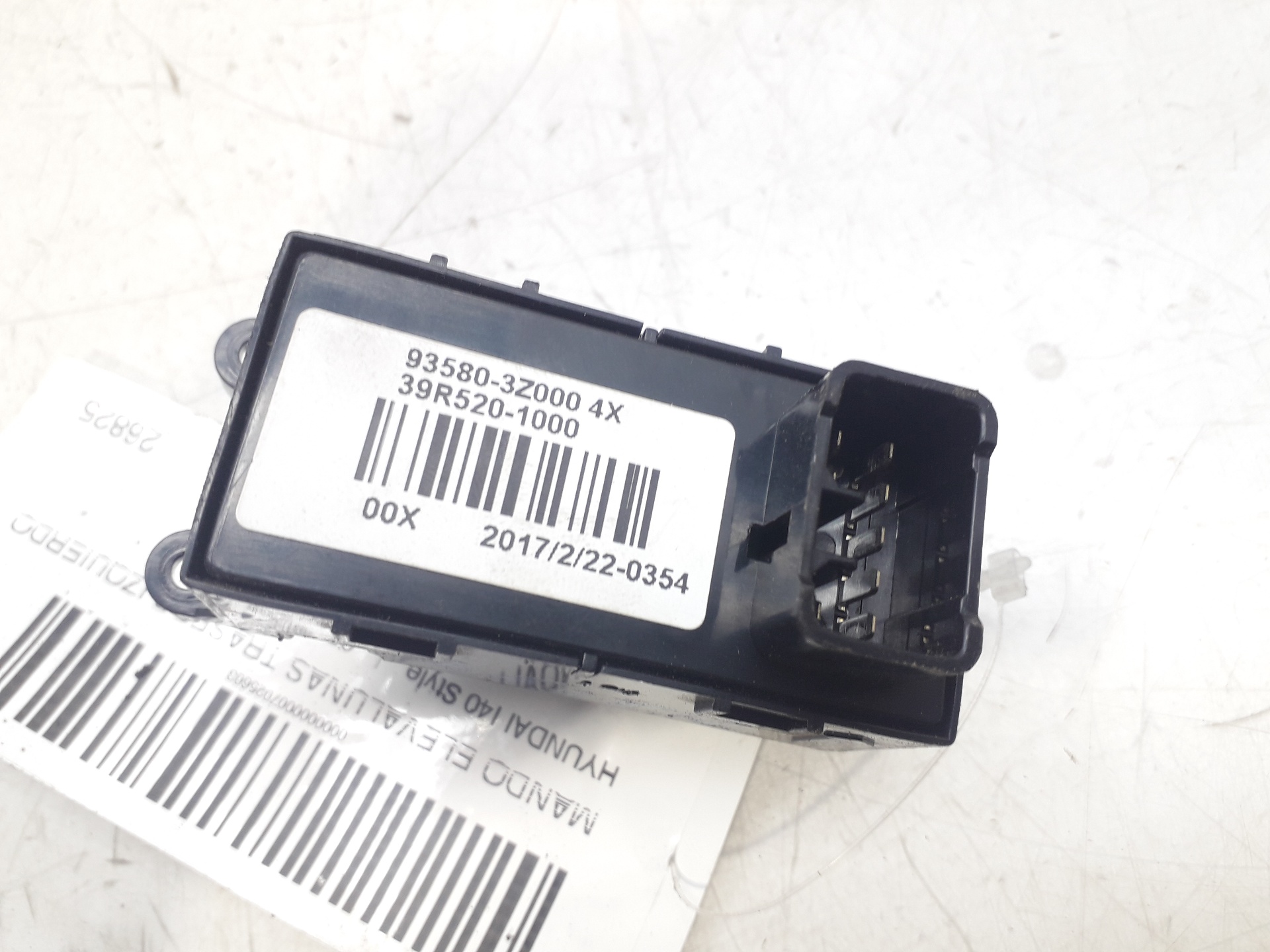 HYUNDAI i40 VF (1 generation) (2011-2020) Rear Right Door Window Control Switch 935803Z0004X 24043874